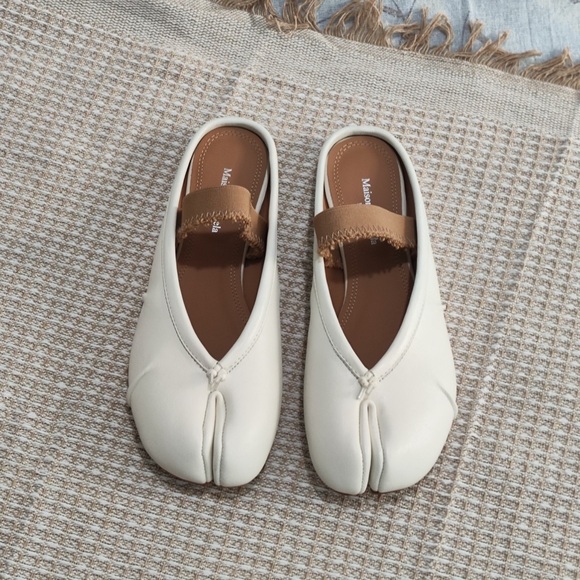 Maison Martin Margiela Shoes - Maison Martin Margiela Cream Tabi Flats with Tan Strap Detail